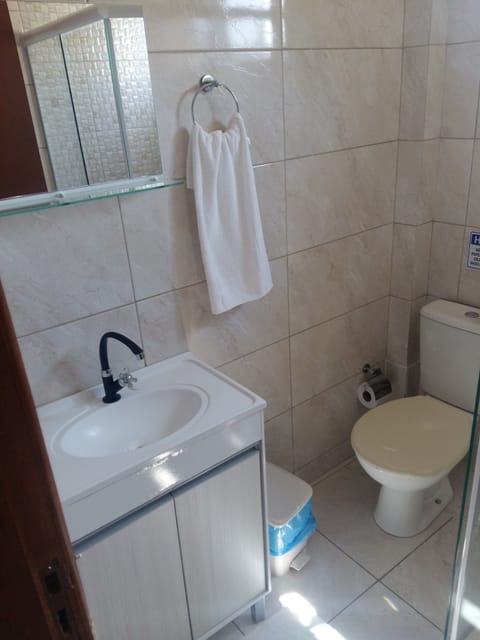 Shower, eco-friendly toiletries, hair dryer, towels