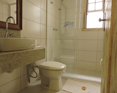 Shower, free toiletries, hair dryer, towels