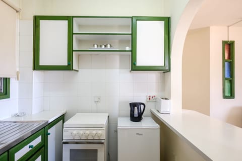 Apartment, 1 Bedroom | Private kitchen | Fridge, electric kettle, cookware/dishes/utensils