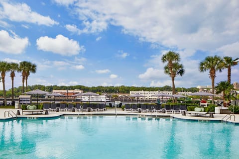 Outdoor pool, cabanas (surcharge), pool umbrellas