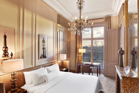 Royal Suite, 1 King Bed, Tower | Premium bedding, minibar, in-room safe, desk