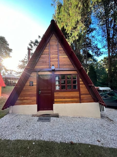 Deluxe Cabin, Hot Tub, Garden Area | Hypo-allergenic bedding, in-room safe, blackout drapes, free WiFi