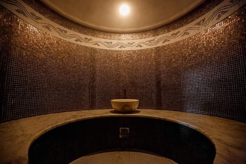 Sauna, hot tub, Turkish bath, body treatments, facials