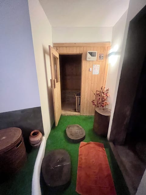 Hot tub, steam room, body treatments, Thai massages, body wraps