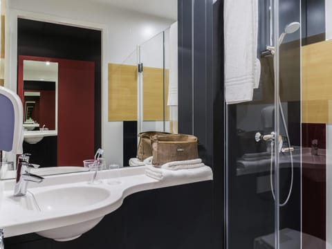 Desk, blackout drapes, soundproofing, free cribs/infant beds