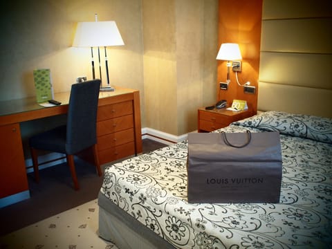 Superior Double or Twin Room | Hypo-allergenic bedding, minibar, in-room safe, desk