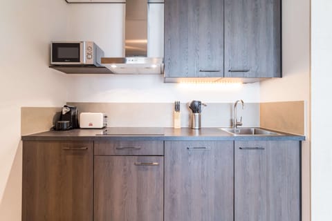 Espresso maker, coffee/tea maker, electric kettle