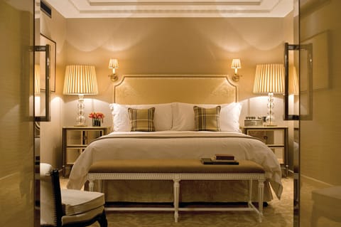 Suite (Garden) | Premium bedding, minibar, in-room safe, desk