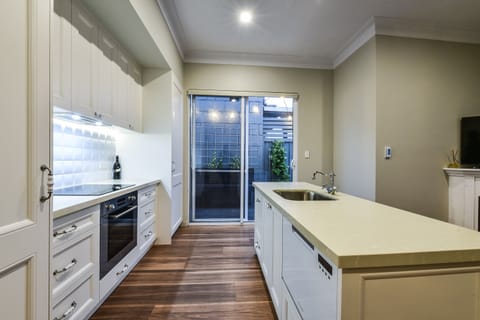 Aloha Luxury Central Apartment (4) | Private kitchen | Full-size fridge, microwave, oven, stovetop