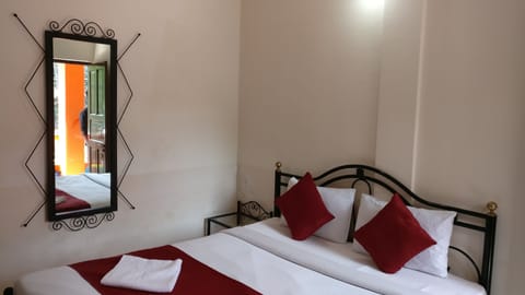 Deluxe Room | Rollaway beds, free WiFi