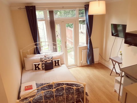 Premium Double Room, Ensuite, Garden View (Room 2) | WiFi