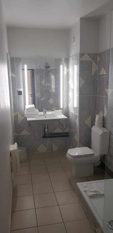 Eco-friendly toiletries, towels