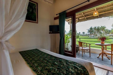 Deluxe Bungalow with Bathtub and Pool View | View from room