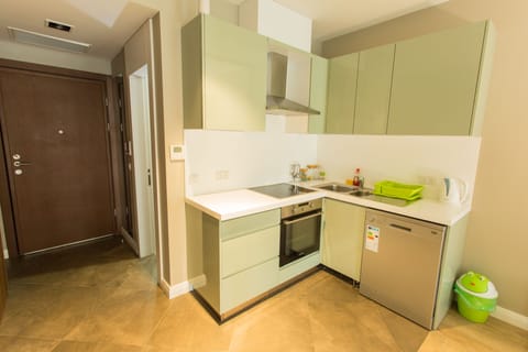 Premium Apartment, 1 Bedroom | Private kitchen | Fridge, microwave, oven, stovetop