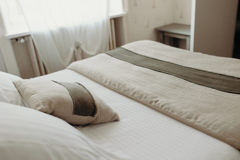 Single Room Street Side  | In-room safe, soundproofing, free WiFi, bed sheets