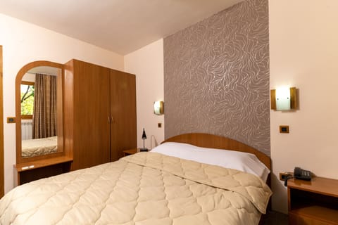 Standard Double Room | Desk, free WiFi