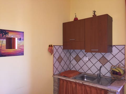 Studio (Tramontana) | Private kitchenette | Fridge, stovetop, coffee/tea maker, electric kettle