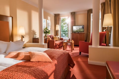 Deluxe Double Room | Hypo-allergenic bedding, minibar, in-room safe, individually decorated