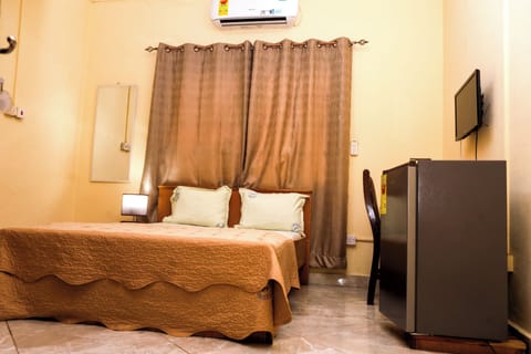 Basic Single Room, 1 Double Bed | Desk, laptop workspace, free WiFi, bed sheets