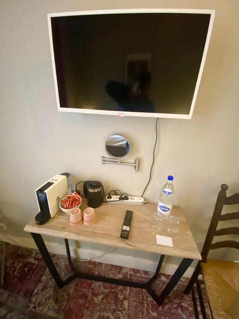 Double Room | Iron/ironing board, free WiFi, bed sheets