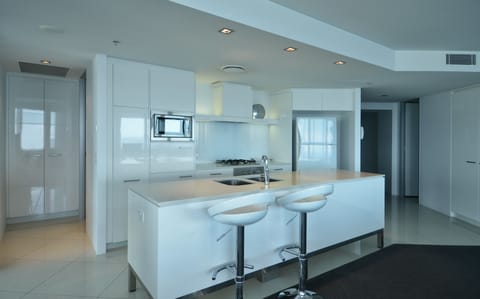 Apartment, 2 Bedrooms, 2 Bathrooms, Ocean View (Apartment 4204) | Private kitchen | Full-size fridge, microwave, oven, stovetop