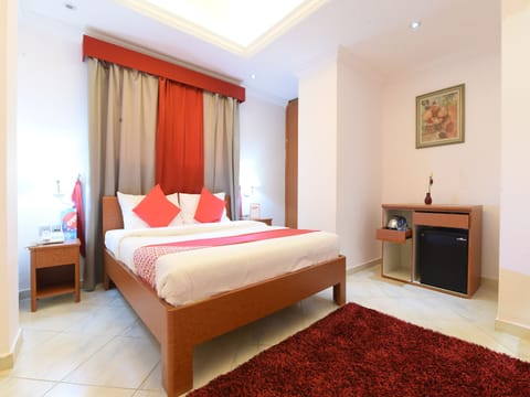 Deluxe suite | In-room safe, iron/ironing board, free WiFi