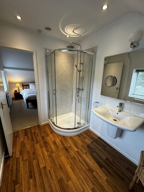 Superior Double Room, Ensuite, Courtyard View (Double Ensuite) | Bathroom | Shower, eco-friendly toiletries, hair dryer, towels