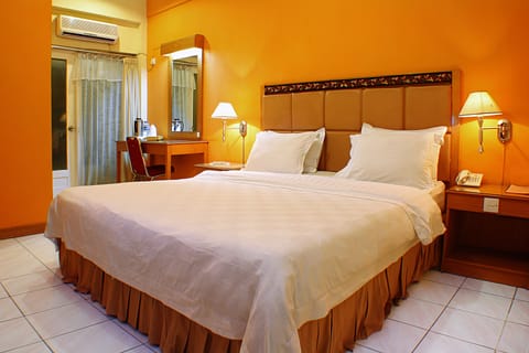 Standard Balcony Room | Desk, rollaway beds, free WiFi, bed sheets