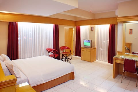 Superior Room | Desk, rollaway beds, free WiFi, bed sheets