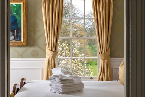 Executive Room | Premium bedding, pillowtop beds, individually decorated