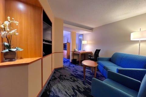 Suite, 1 Bedroom | Living area | Flat-screen TV, pay movies