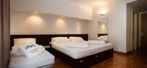 Comfort Triple Room | Minibar, in-room safe, soundproofing, free WiFi