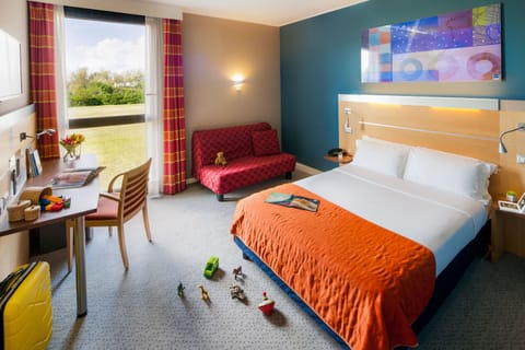 Down comforters, minibar, in-room safe, desk