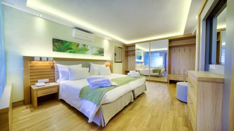 Suite, Terrace, Sea View | Premium bedding, minibar, desk, free WiFi