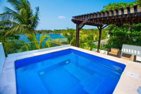 House, 2 Bedrooms | Pool | Outdoor pool