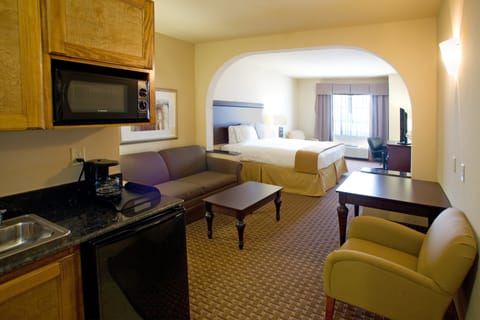 Suite, 1 King Bed (Additional Living Area) | In-room safe, desk, iron/ironing board, free cribs/infant beds