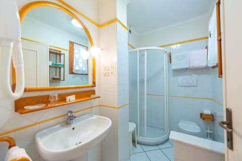 Standard Triple Room, Balcony | Bathroom | Free toiletries, hair dryer, bidet, towels