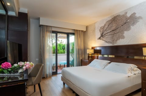 Suite, Terrace | Premium bedding, memory foam beds, minibar, in-room safe