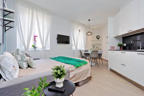 Apartment, 2 Bedrooms (Duomo Flat III) | Free cribs/infant beds