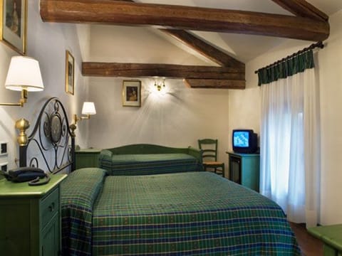 Triple Room | Premium bedding, minibar, desk, free WiFi