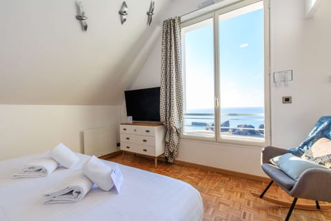 Suite, 1 King Bed, Non Smoking, Sea View | View from room