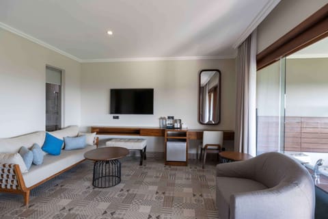 Penthouse Suite | 1 bedroom, in-room safe, desk, soundproofing