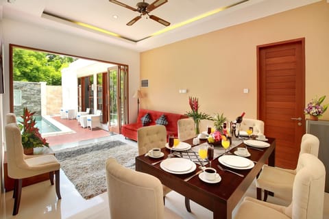Villa, 2 Bedrooms | In-room dining