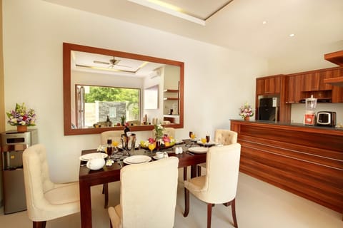 Villa, 2 Bedrooms | In-room dining