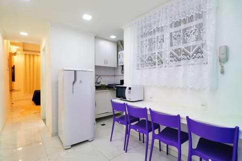 Apartment (C034) | Private kitchen | Fridge, microwave, coffee/tea maker, cookware/dishes/utensils