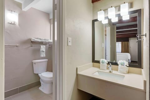 Suite, 2 Queen Beds, Non Smoking, Refrigerator & Microwave | Bathroom | Combined shower/tub, free toiletries, hair dryer, towels