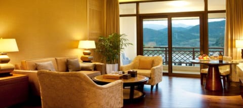 Deluxe Suite, Lake View | Premium bedding, minibar, in-room safe, desk