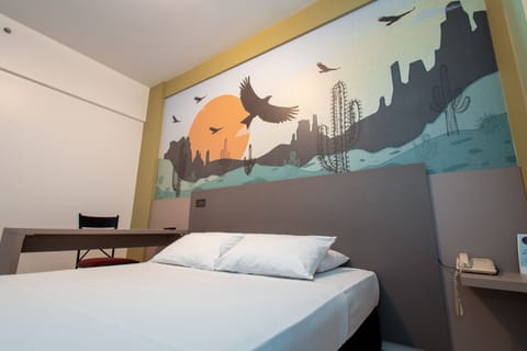 Standard Room, 1 Queen Bed | Minibar, free WiFi, bed sheets