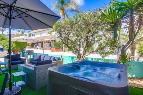 Apartment, 2 Bedrooms | Outdoor spa tub