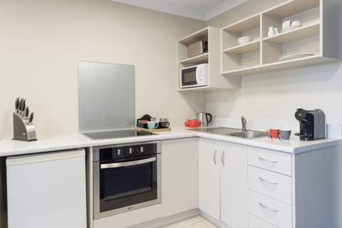 King Apartment | Private kitchen | Fridge, espresso maker, coffee/tea maker, electric kettle